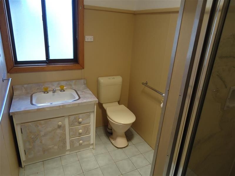 129 Grove St, Kooringal NSW 2650