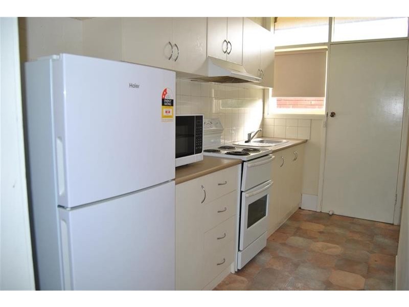 2/56 Northcott Pde, Mount Austin NSW 2650