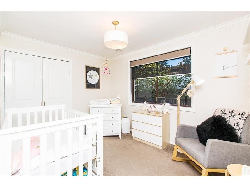 6 Ilex St, Lake Albert NSW 2650