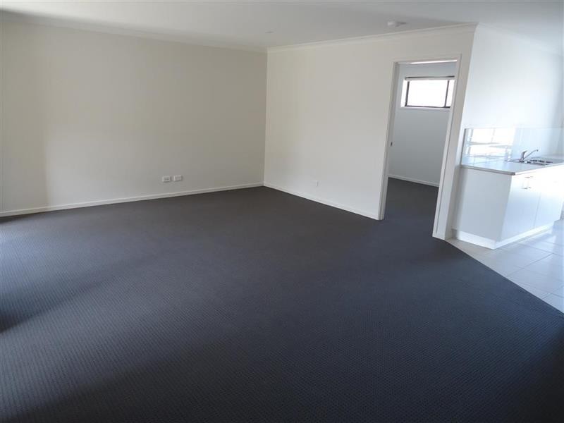 25 Sunvale Cres, Estella NSW 2650