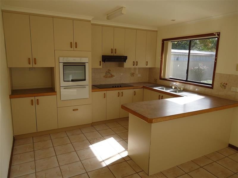 7 Doman St, Estella NSW 2650