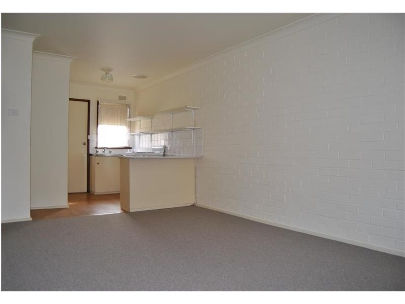 3/8 Nordlingen Dr, Tolland NSW 2650