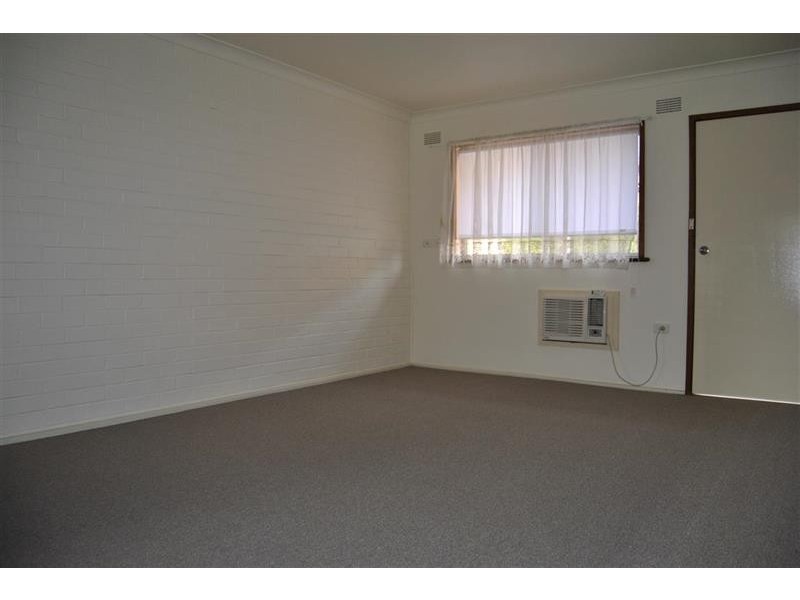 3/8 Nordlingen Dr, Tolland NSW 2650