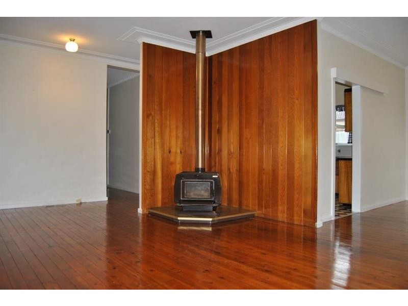 32 Boronia St, Kooringal NSW 2650