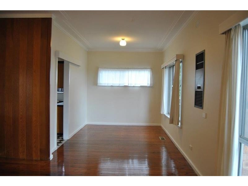 32 Boronia St, Kooringal NSW 2650