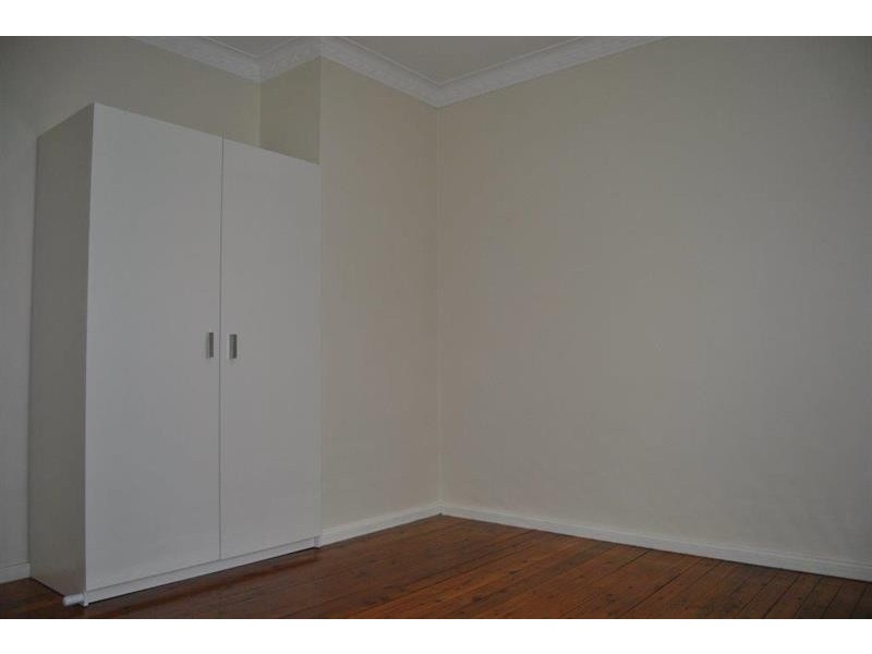 32 Boronia St, Kooringal NSW 2650