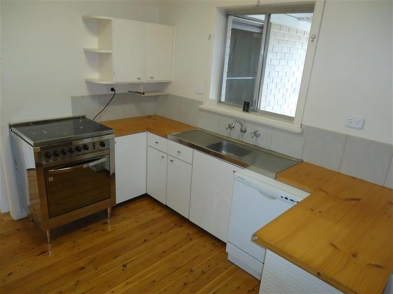 22 Marama Pde, Mount Austin NSW 2650