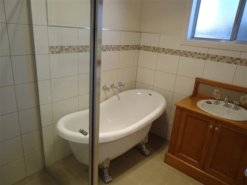 22 Marama Pde, Mount Austin NSW 2650
