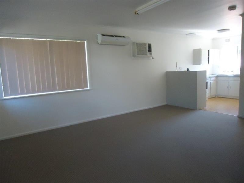 1/10 Higgins Ave, Wagga Wagga NSW 2650