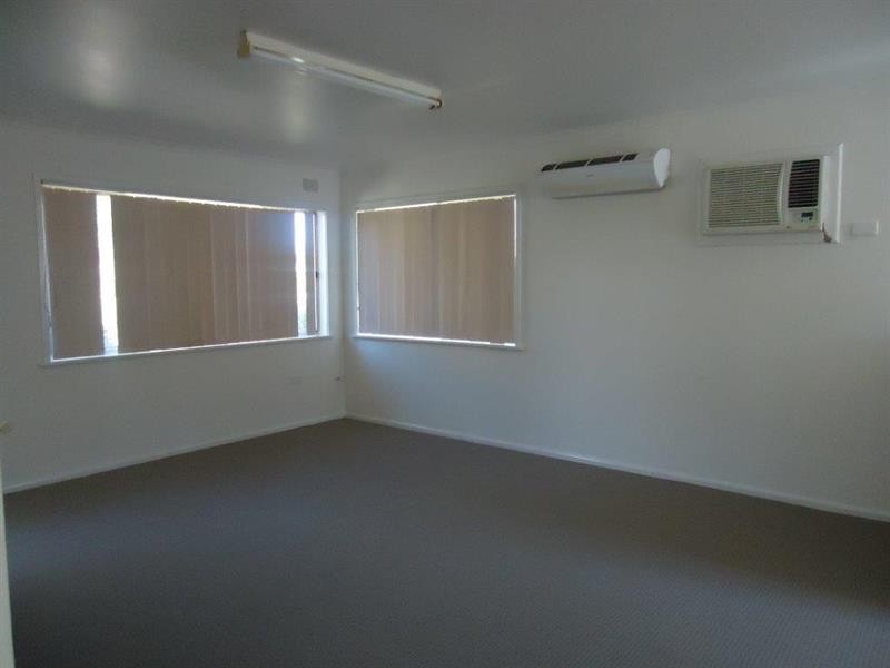 1/10 Higgins Ave, Wagga Wagga NSW 2650