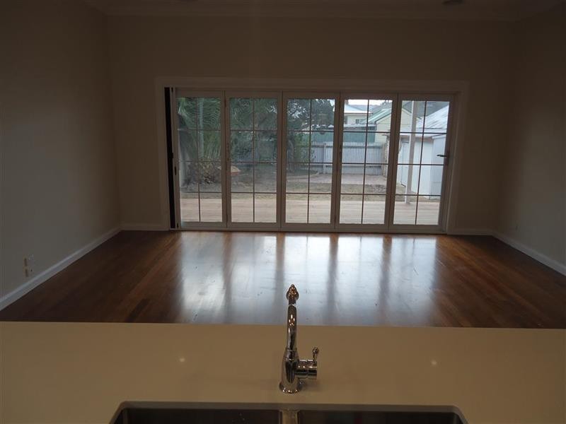 135 Gurwood St, Wagga Wagga NSW 2650