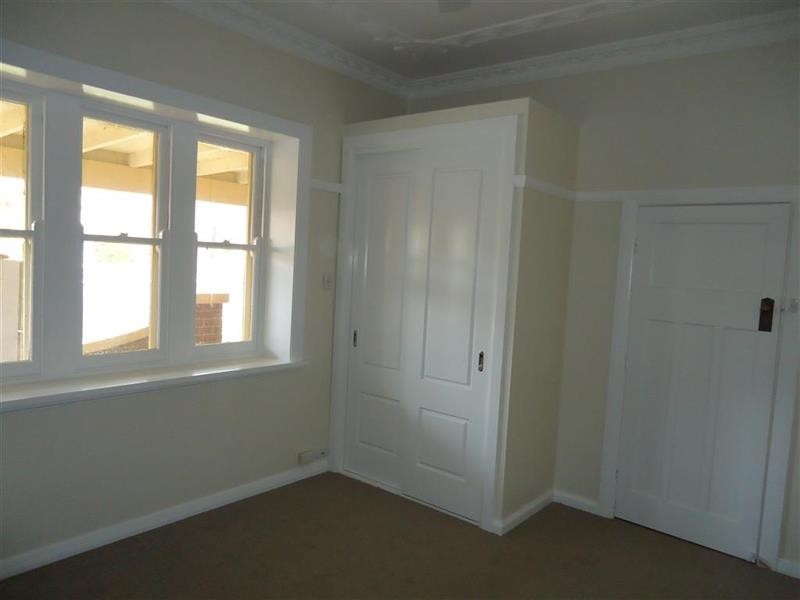 135 Gurwood St, Wagga Wagga NSW 2650