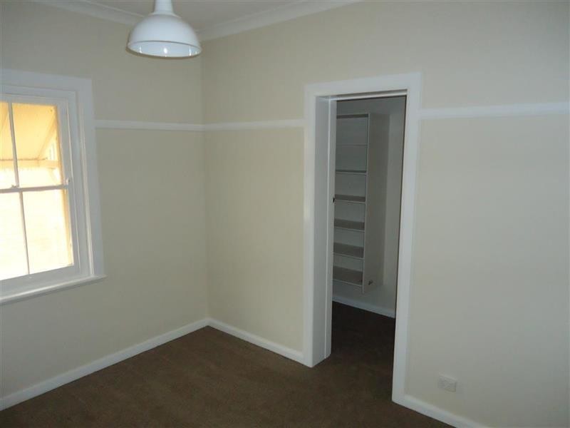 135 Gurwood St, Wagga Wagga NSW 2650