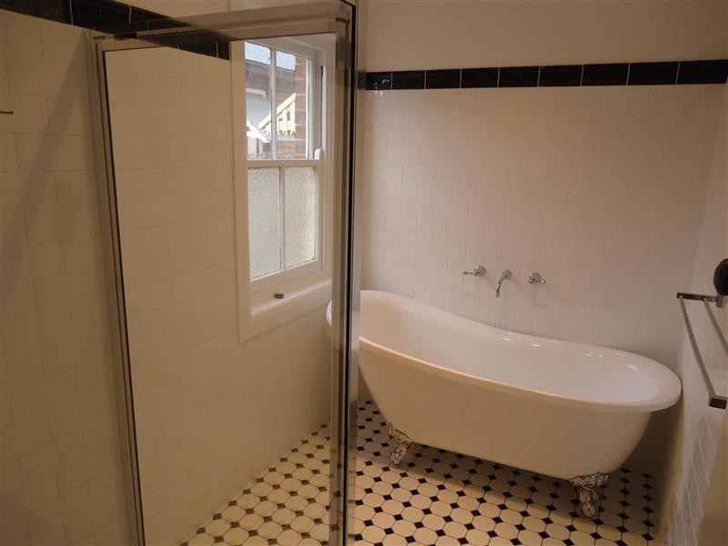 135 Gurwood St, Wagga Wagga NSW 2650