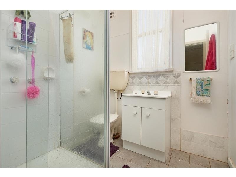19 Castlereagh Ave, Mount Austin NSW 2650