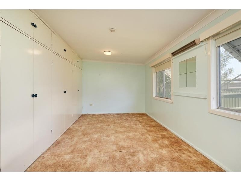 19 Castlereagh Ave, Mount Austin NSW 2650