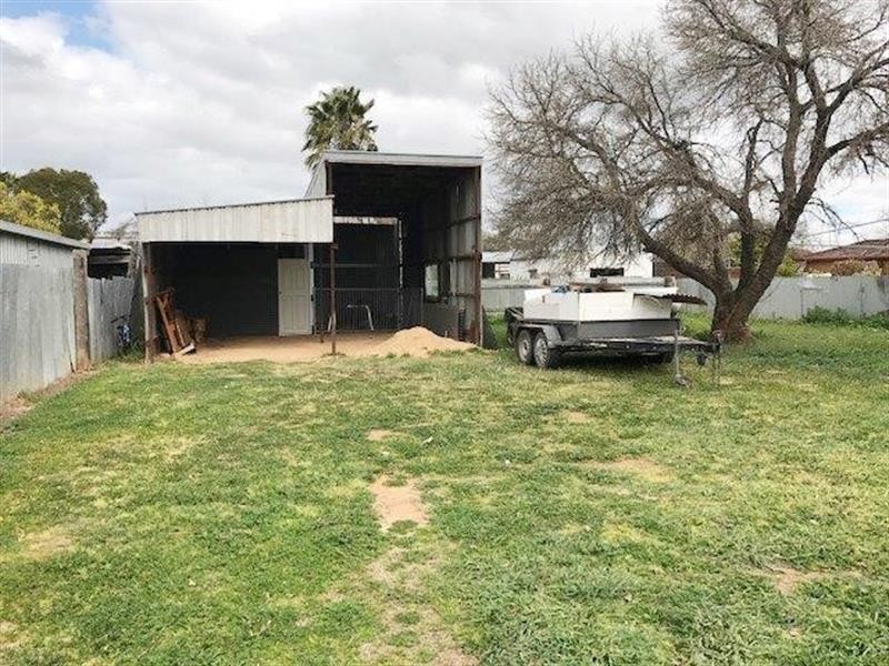 70 Hebden St, Lockhart NSW 2656