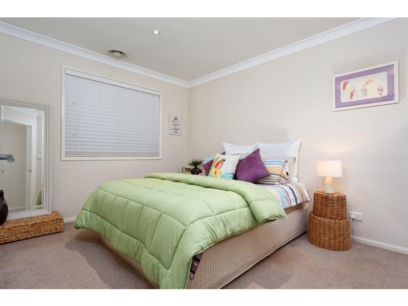 1 Carinya St, Glenfield Park NSW 2650