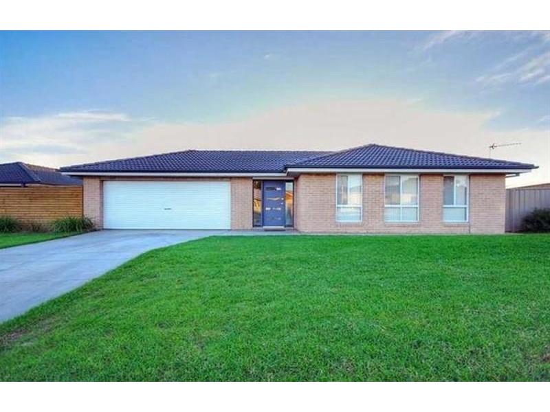 2/28 Dove St, Mount Austin NSW 2650