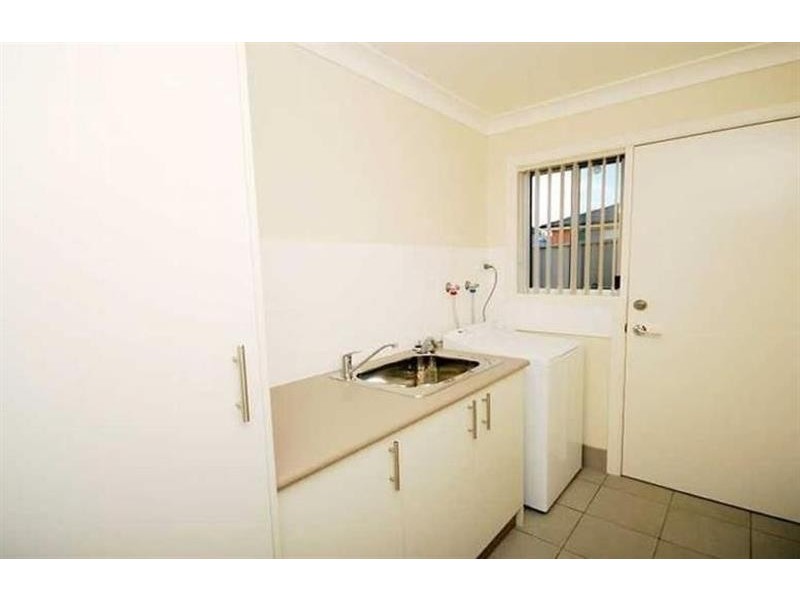 2/28 Dove St, Mount Austin NSW 2650