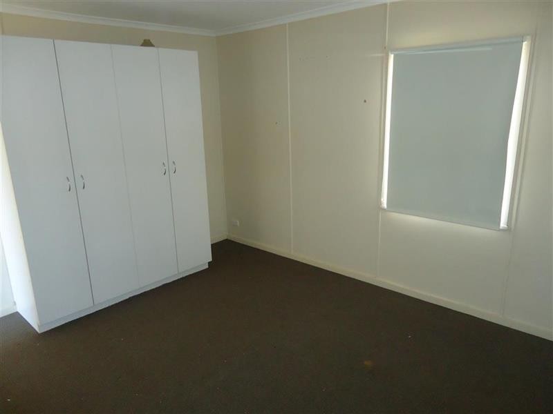 33 Blamey St, Turvey Park NSW 2650