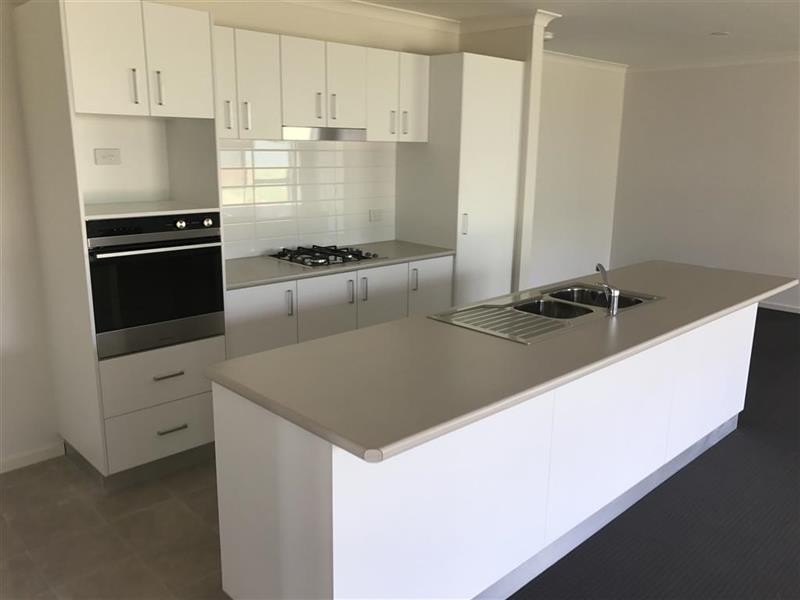 5 Beech St, Forest Hill NSW 2651