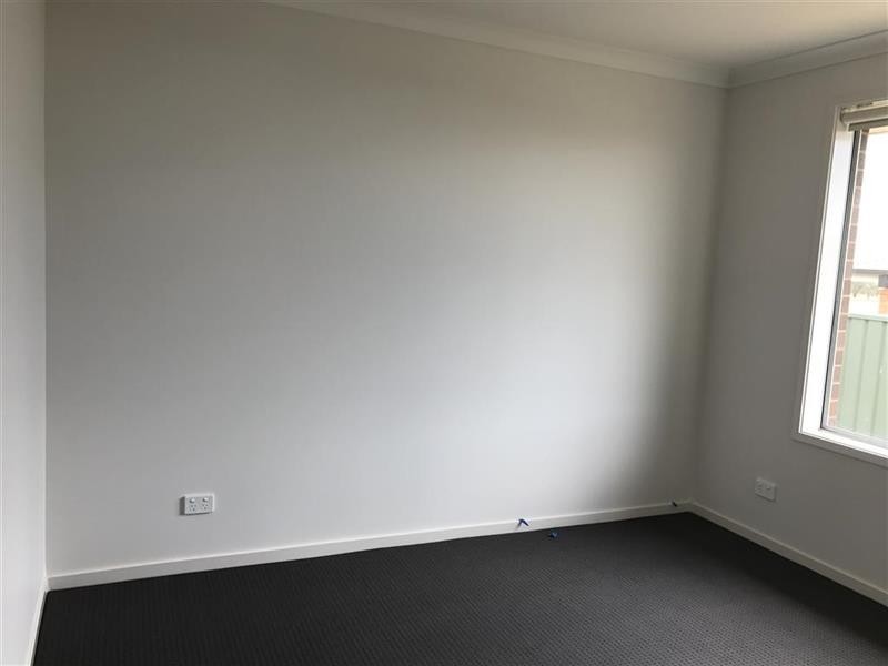 5 Beech St, Forest Hill NSW 2651