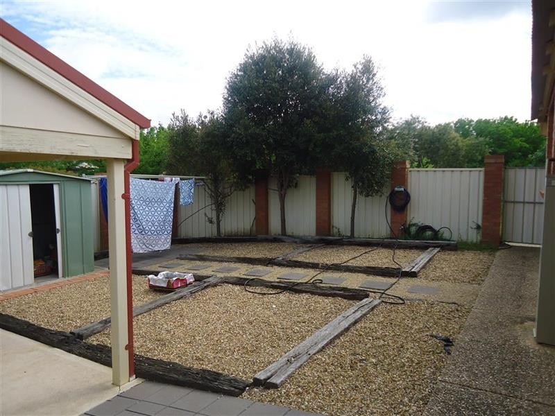5 Clipper Way, Estella NSW 2650