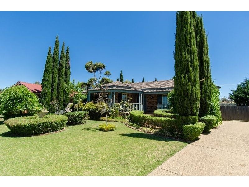 33 Lamilla St, Glenfield Park NSW 2650