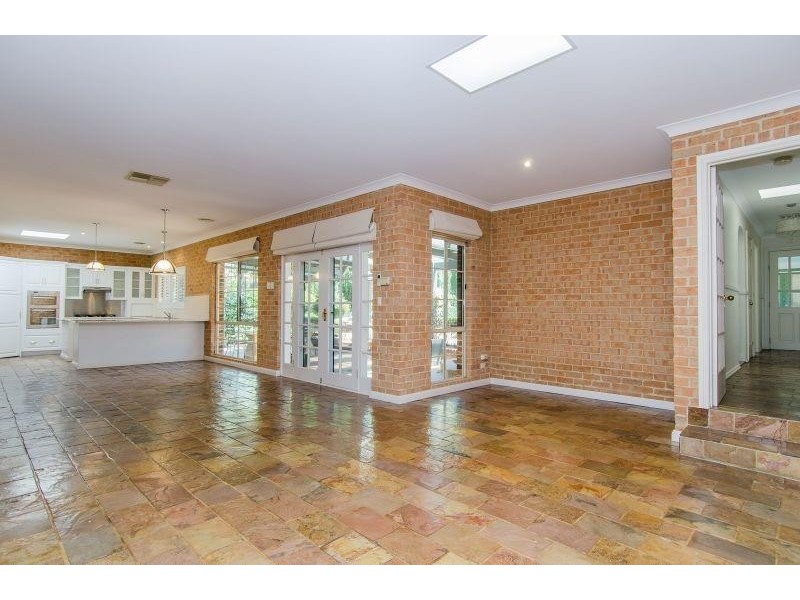 33 Lamilla St, Glenfield Park NSW 2650