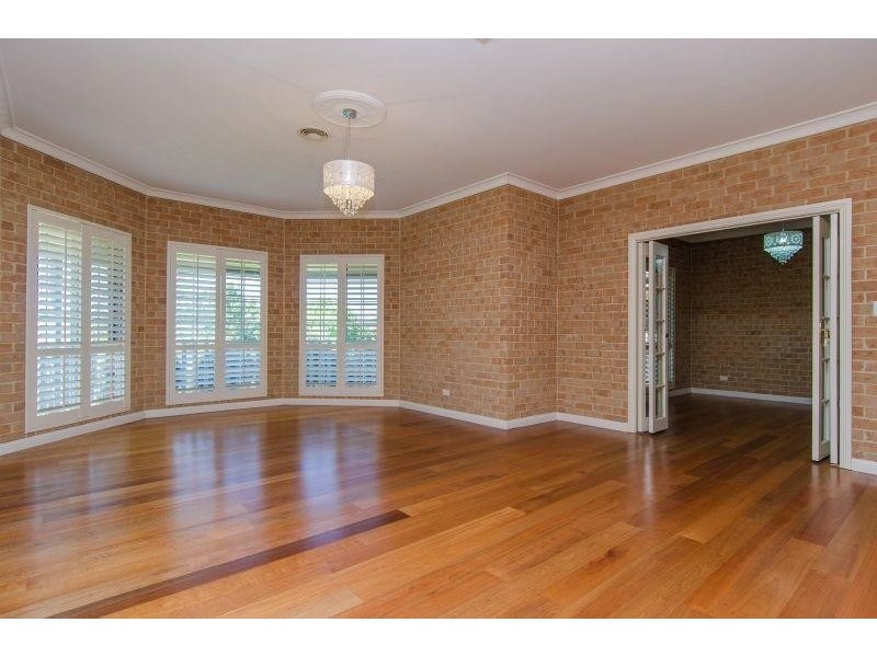 33 Lamilla St, Glenfield Park NSW 2650