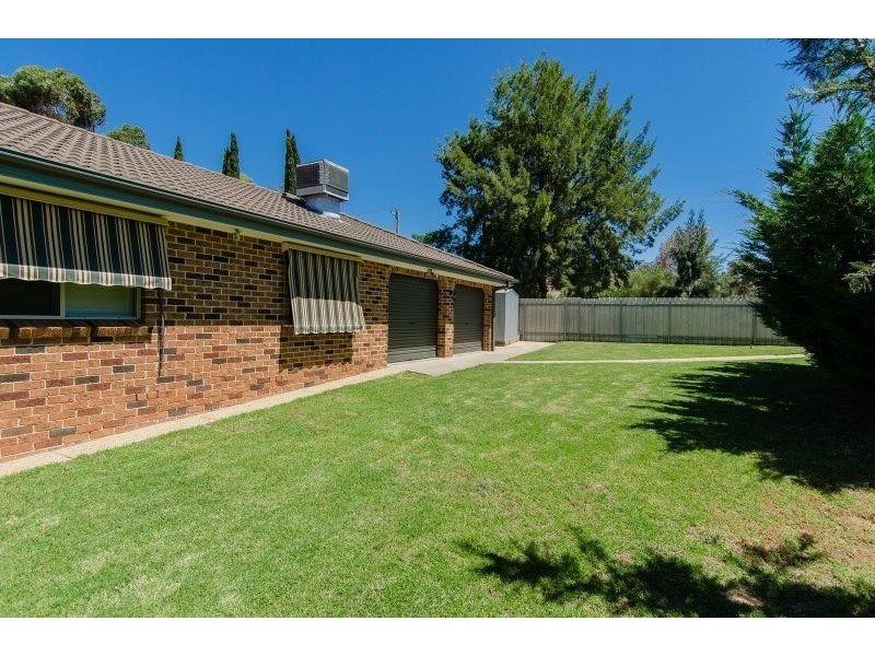 33 Lamilla St, Glenfield Park NSW 2650