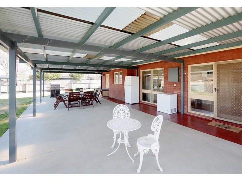 21 Inglis St, Lake Albert NSW 2650