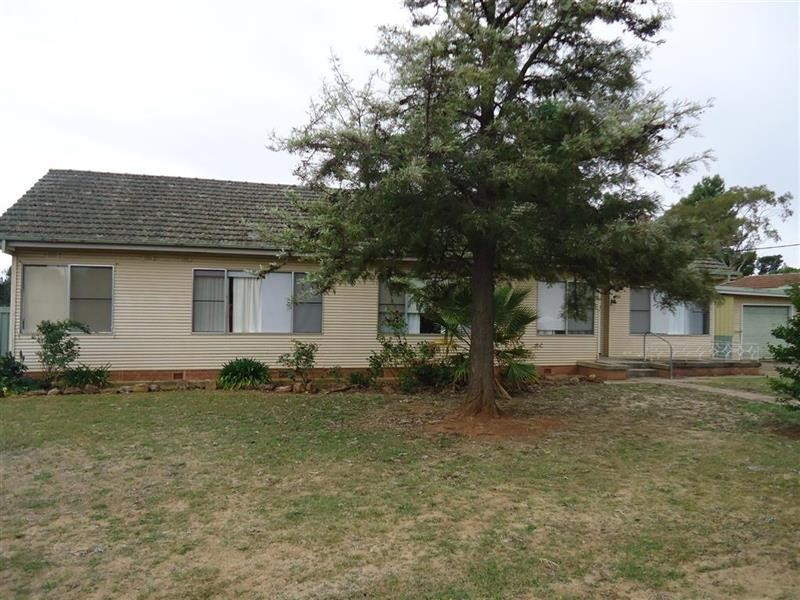 55 Galore St, Lockhart NSW 2656