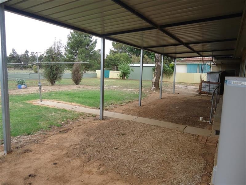 55 Galore St, Lockhart NSW 2656