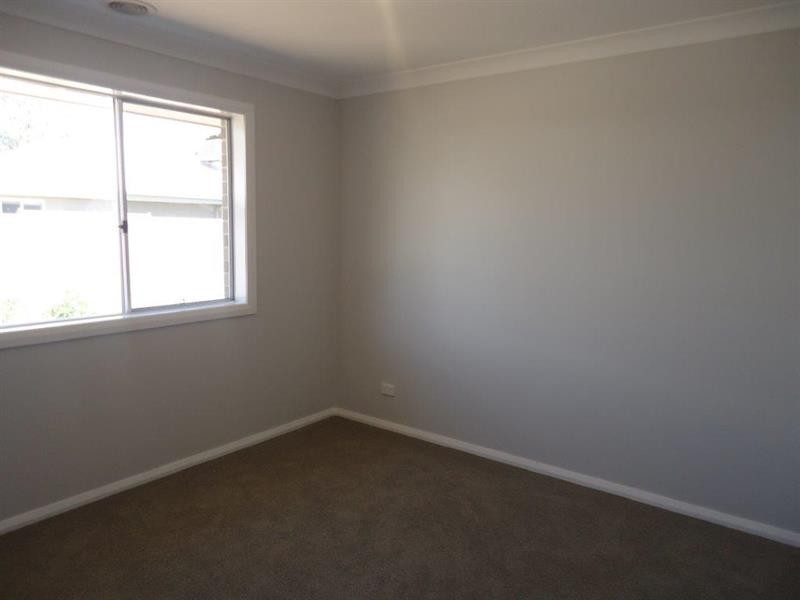 1/3 Craft St, Lake Albert NSW 2650