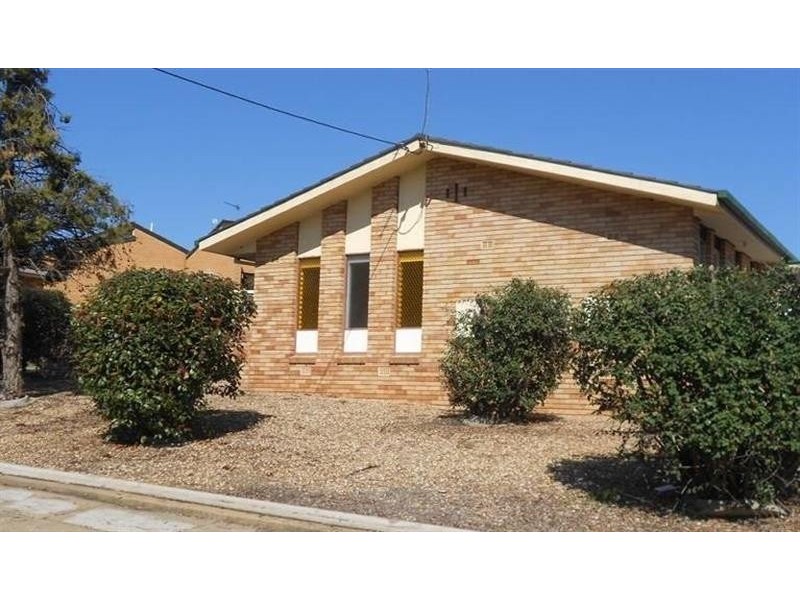 5/8 Nordlingen Dr, Tolland NSW 2650