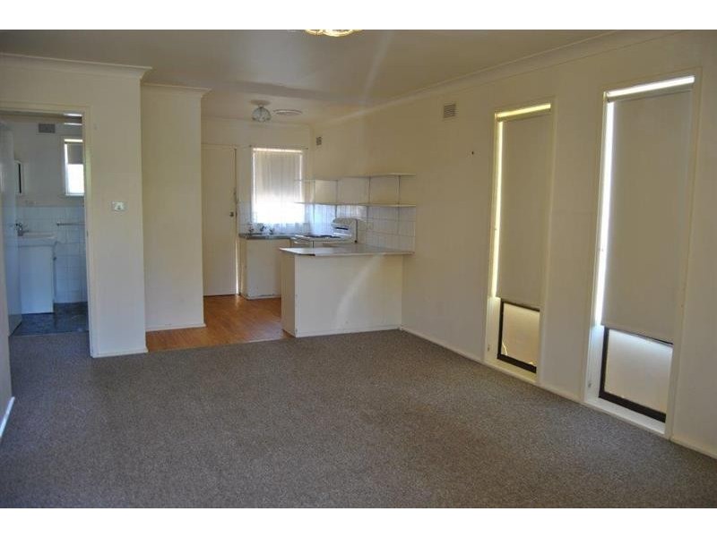 5/8 Nordlingen Dr, Tolland NSW 2650