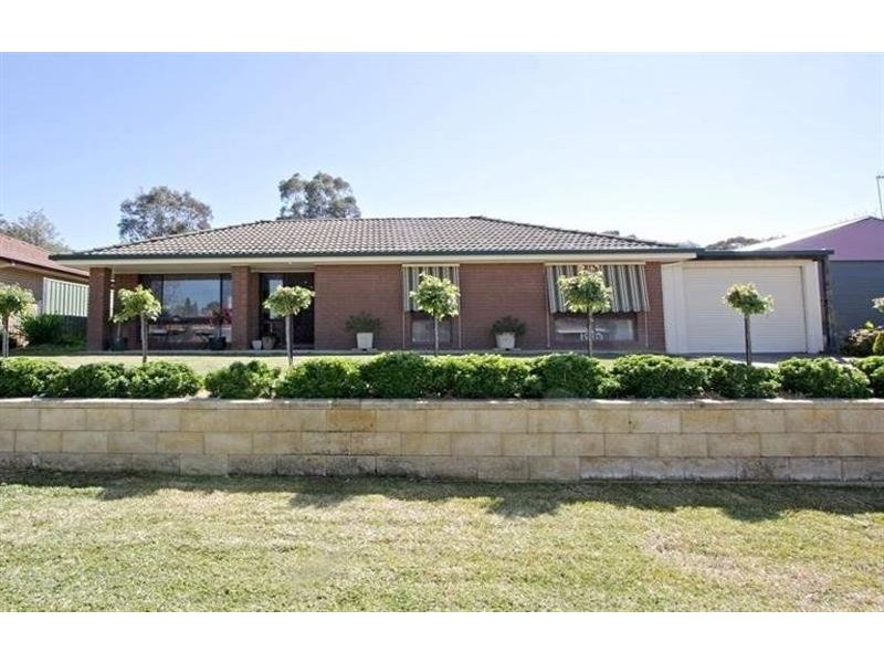 87 Pugsley Ave, Estella NSW 2650