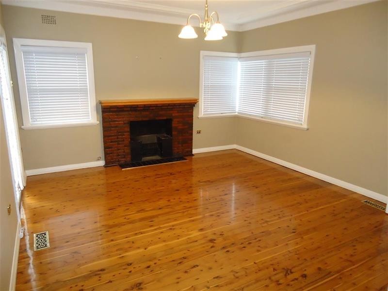 25 Sunshine Ave, Turvey Park NSW 2650