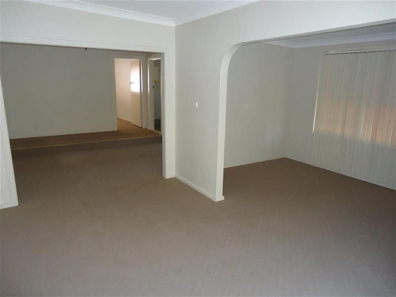 8 Rudd St, Turvey Park NSW 2650
