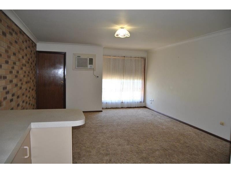 4/6 Bulolo St, Ashmont NSW 2650