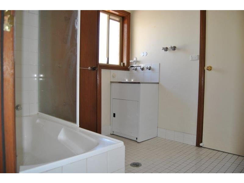 4/6 Bulolo St, Ashmont NSW 2650