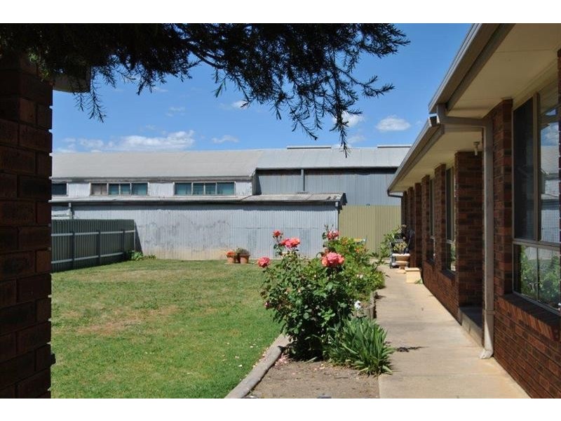 4/6 Bulolo St, Ashmont NSW 2650