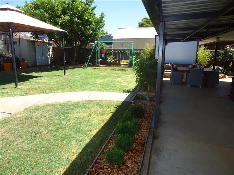 430 Kooringal Rd, Kooringal NSW 2650