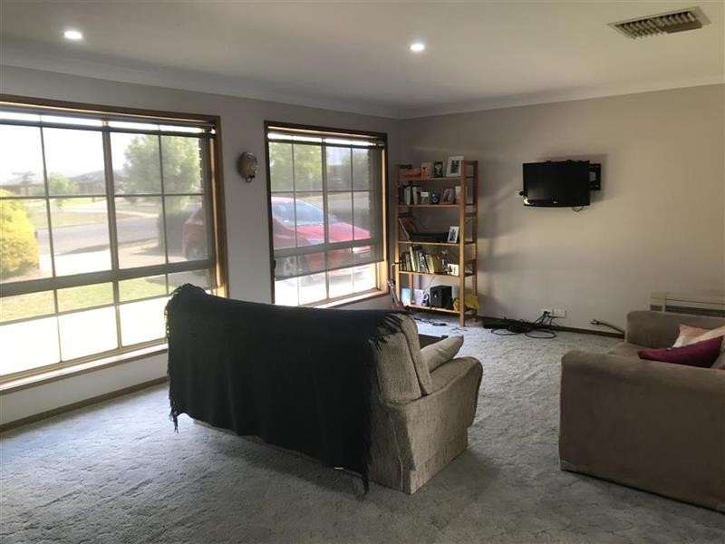 8 Avocet Dr, Estella NSW 2650