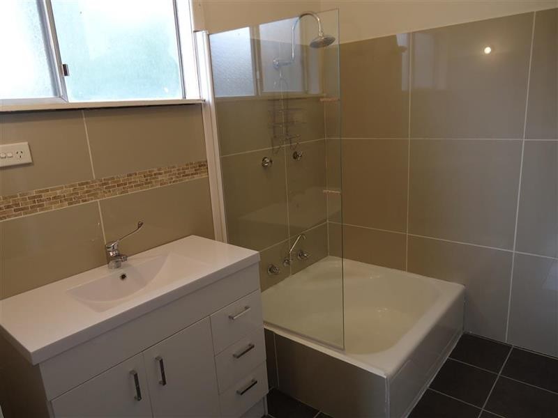 10 Cochrane St, Kooringal NSW 2650