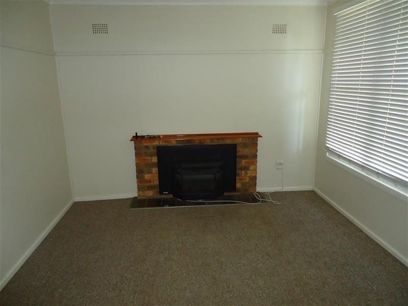 107 Mitchelmore St, Mount Austin NSW 2650