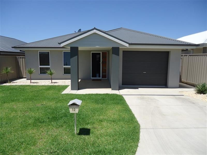 12/124 Mima St, Glenfield Park NSW 2650