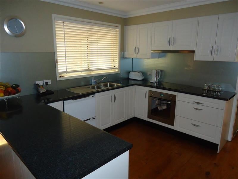 4 Kincora Pl, Bourkelands NSW 2650